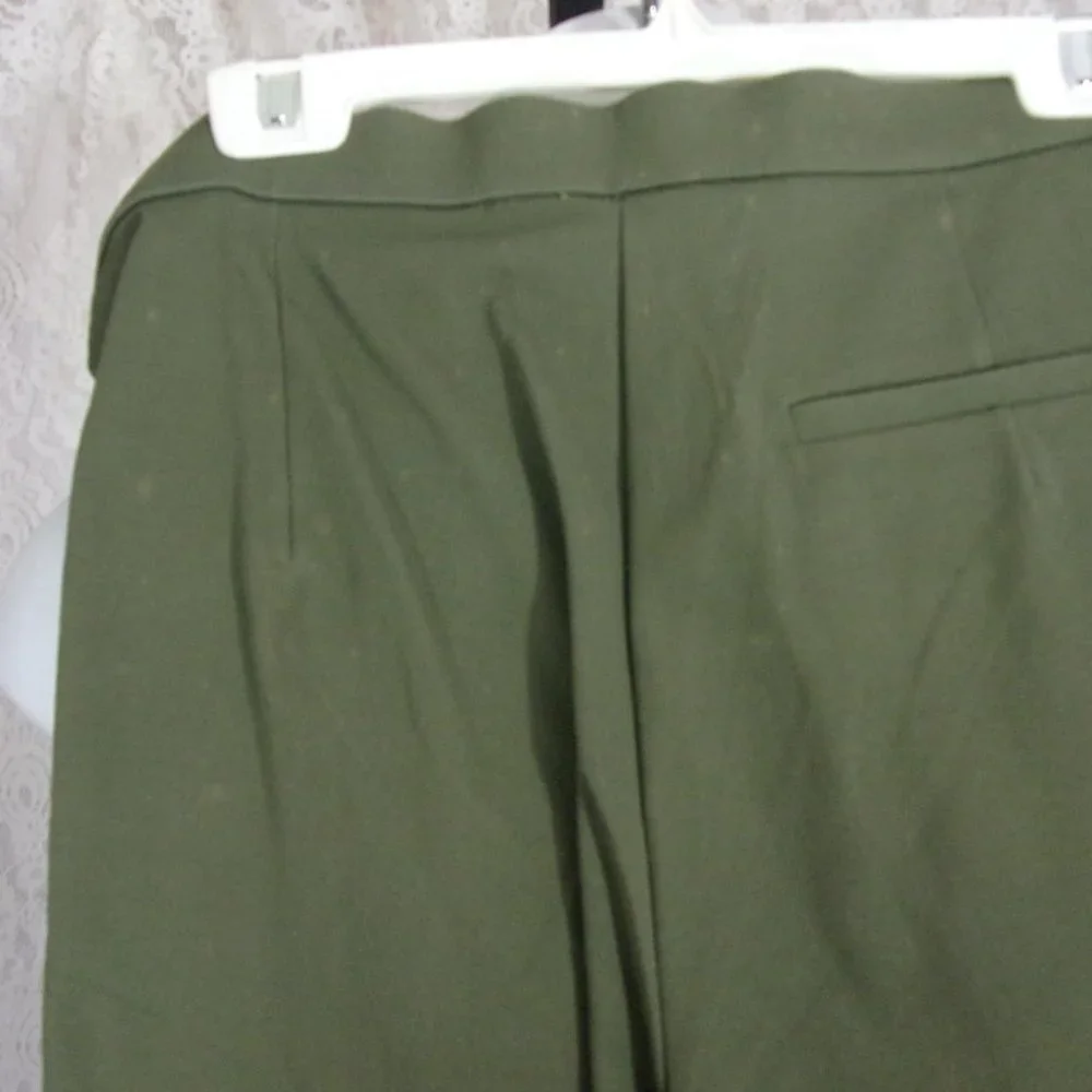 Coordinated Jones NY Blouse Top and Dark Olive Pant Slack Set NWOT
